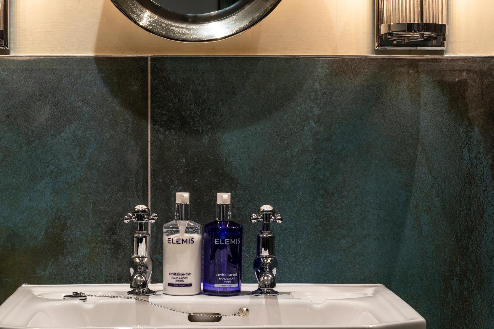 هنتينجتون Eagle Mill Luxury Rooms الغرفة الصورة
